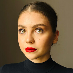 Karolin Omastová